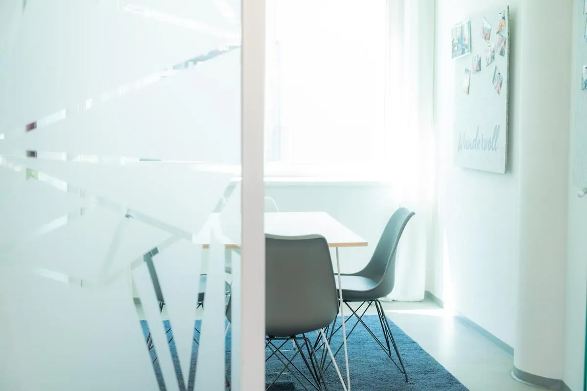 Appartamento Charmante Wohnung Fuer 2 Personen In Zentrumsnaehe X Privater Parkplatz X Hochwertige Coworking-Arbeitsplaetze Im Haus Innsbruck
