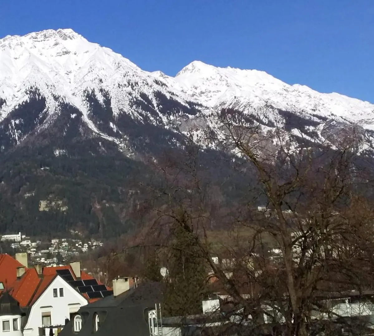 Charmante Wohnung Fuer 2 Personen In Zentrumsnaehe X Privater Parkplatz X Hochwertige Coworking-Arbeitsplaetze Im Haus Innsbruck Austria