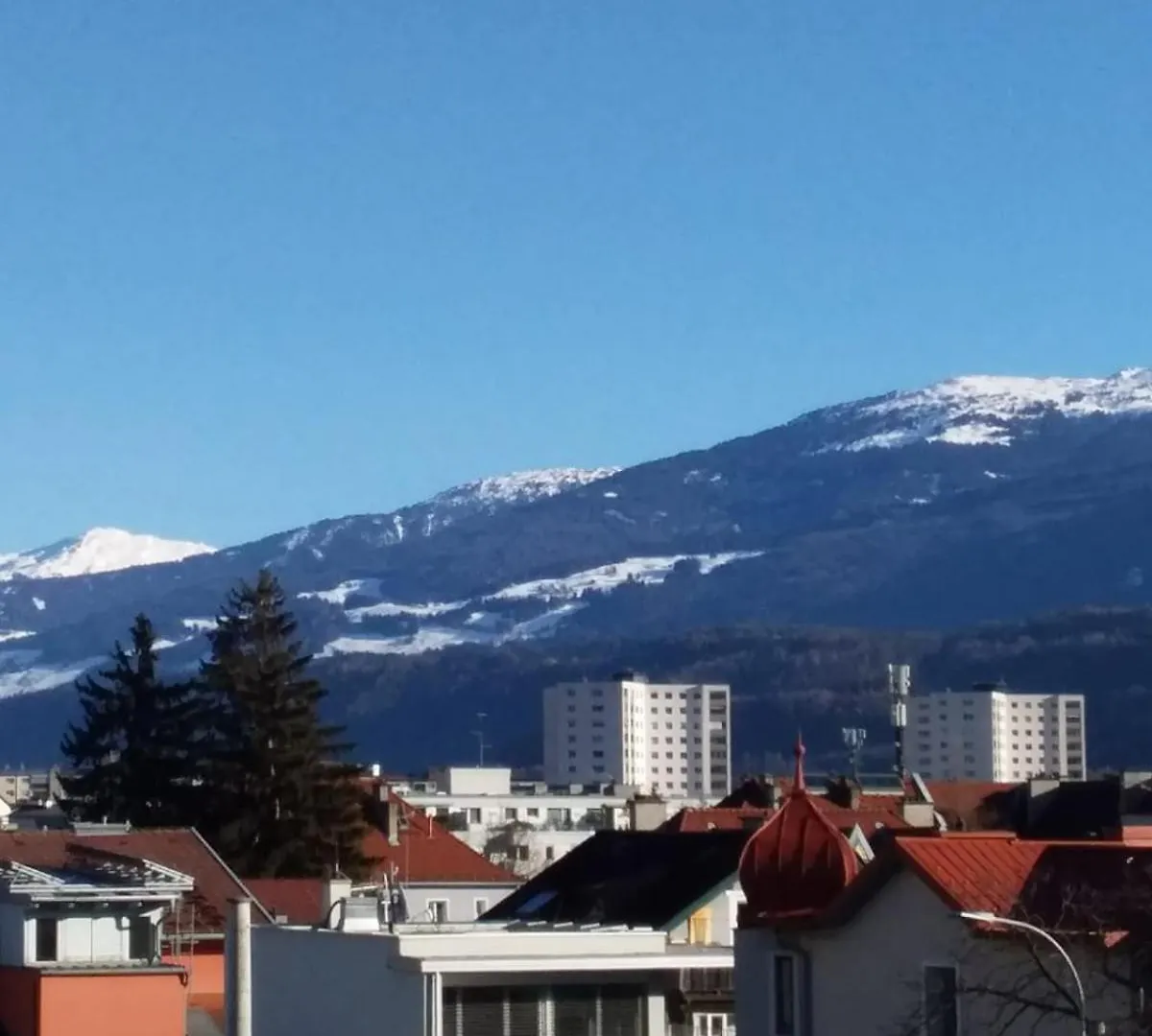 Charmante Wohnung Fuer 2 Personen In Zentrumsnaehe X Privater Parkplatz X Hochwertige Coworking-Arbeitsplaetze Im Haus Innsbruck 0*,  Austria