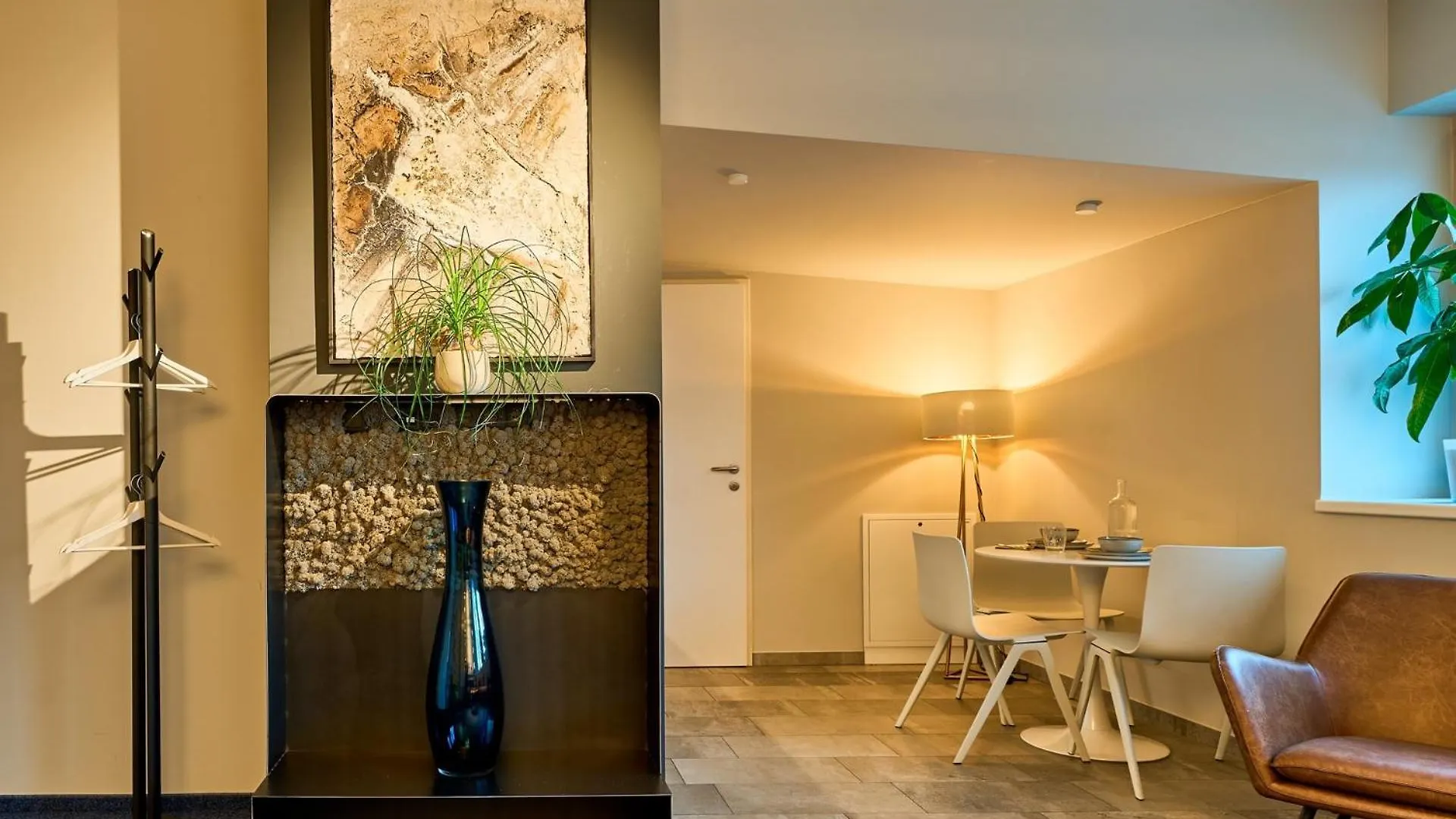 Charmante Wohnung Fuer 2 Personen In Zentrumsnaehe X Privater Parkplatz X Hochwertige Coworking-Arbeitsplaetze Im Haus Innsbruck Appartamento